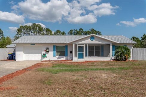 110 S MARE AVE, HOWEY IN THE HILLS, Florida 34737-3805