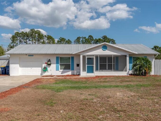 110 S MARE AVE, HOWEY IN THE HILLS, Florida 34737-3805