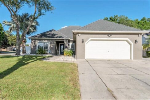 2701 TREMONT DR, EUSTIS, Florida 32726-2000
