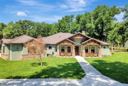 20401 WOLF SPRINGS Court CLERMONT, FL 34715-7947 4 bd 4 ba 3,204 sqft MLS #G5068667